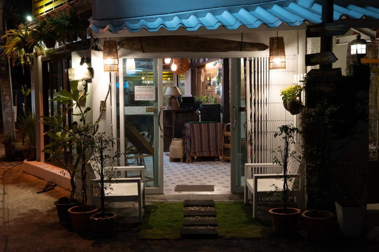 Past Tense Hostel Chiang Mai Eksteriør billede