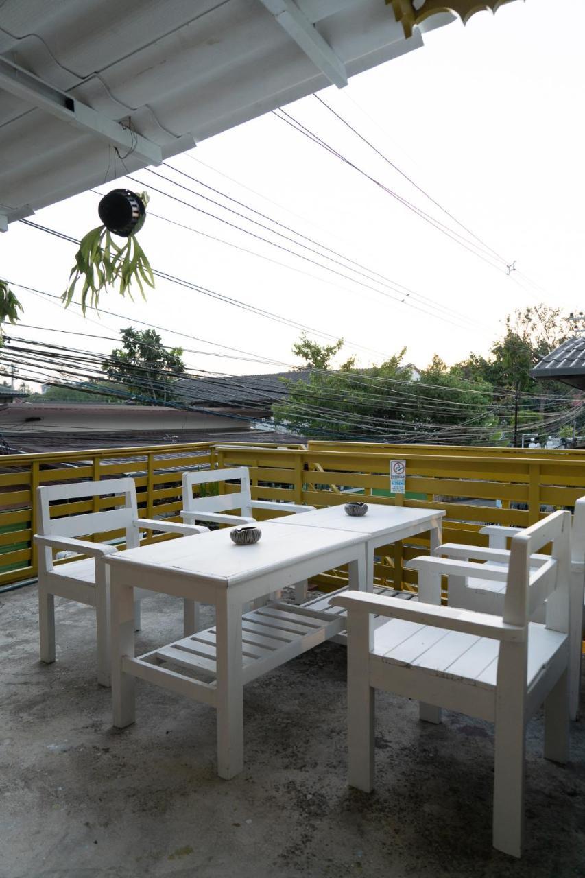 Past Tense Hostel Chiang Mai Eksteriør billede