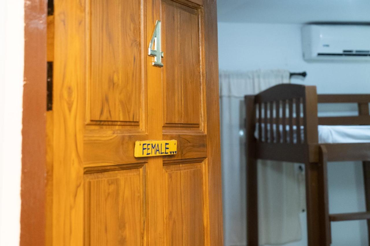 Past Tense Hostel Chiang Mai Eksteriør billede