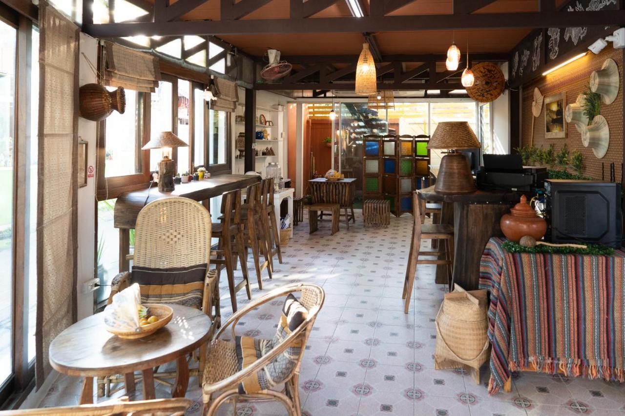 Past Tense Hostel Chiang Mai Eksteriør billede